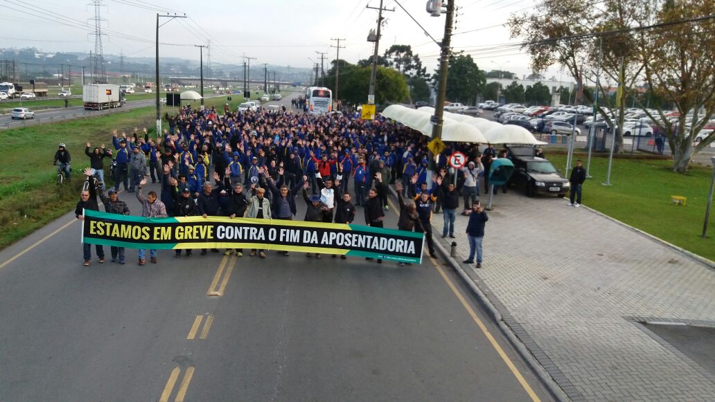 Trabalhadores da CNH reforçam a luta contra retirada de direitos