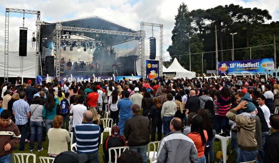 Mais de 7 mil pessoas participam da 18ª Metalfest