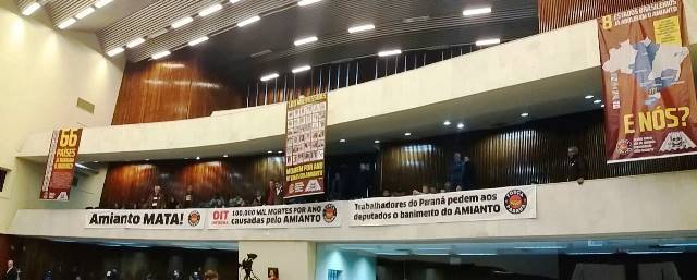 Deputados aprovam regime de urgência para projeto que bane o amianto do  Paraná