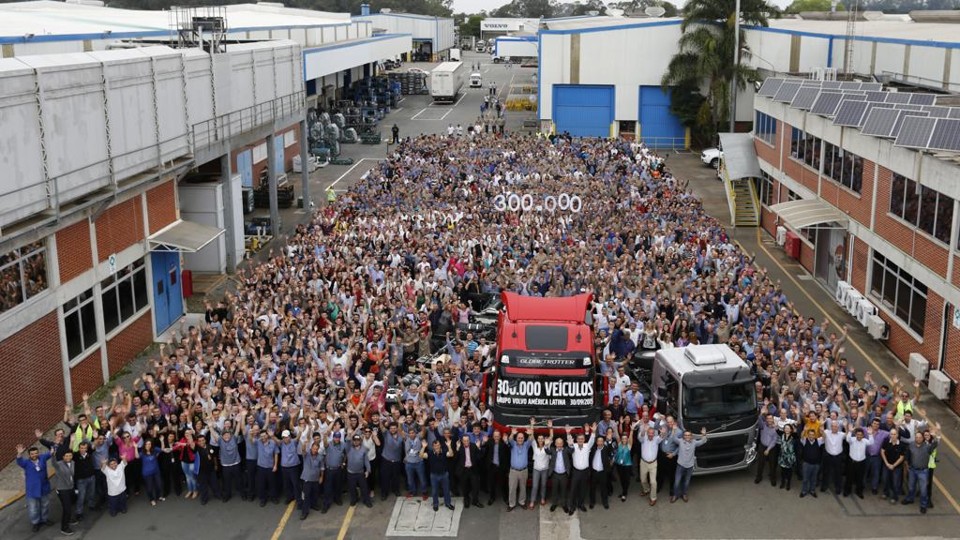 Em ano difícil, Volvo chega aos 300 mil veículos em Curitiba