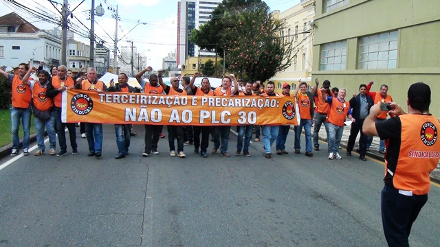 Curitiba diz não ao projeto da terceirização em seminário na Câmara Municipal