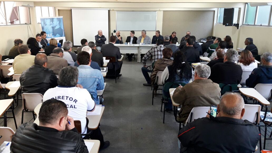 Diretores da Força Paraná participam de palestra sobre Brasil e os Movimentos Sindicais