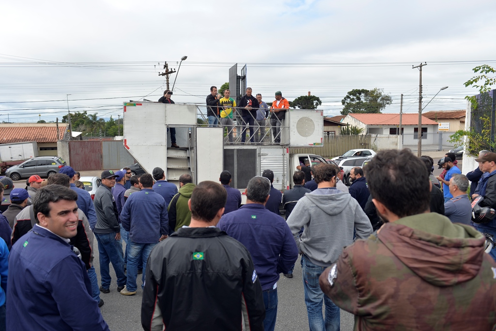 Magna Cosma: Na luta pelo acordo coletivo metalúrgicos iniciam greve por tempo indeterminado