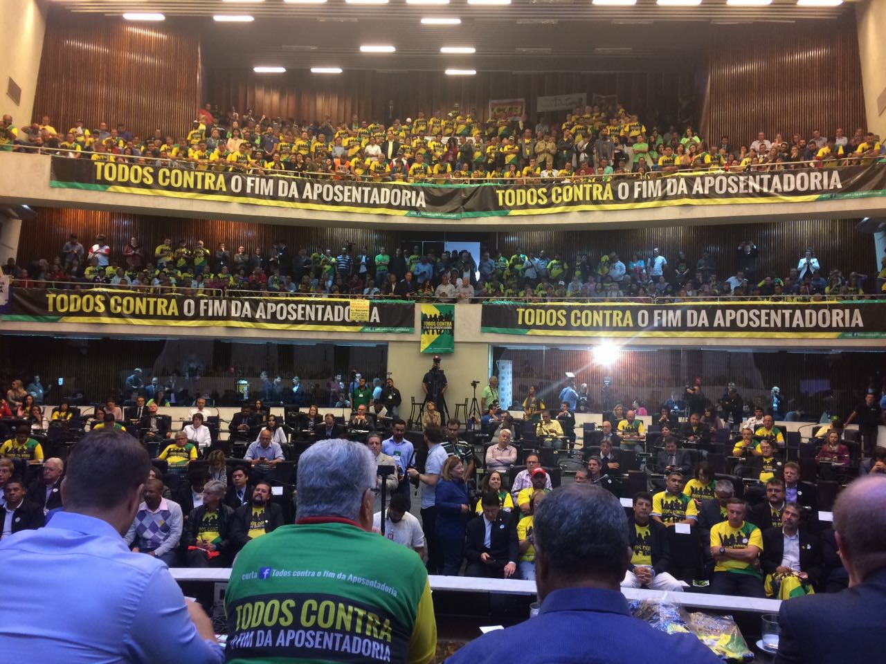 Paraná diz NÃO ao fim da aposentadoria na audiência pública sobre a reforma da Previdência