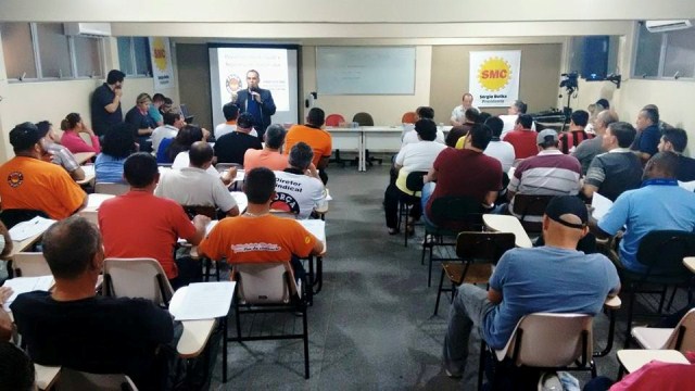 Metalúrgicos de Curitiba: Sindicato inicia curso de formação para novos delegados de fábrica