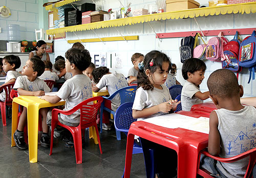 País pode ter 100% das crianças de 4 anos na escola até 2016, diz ministro