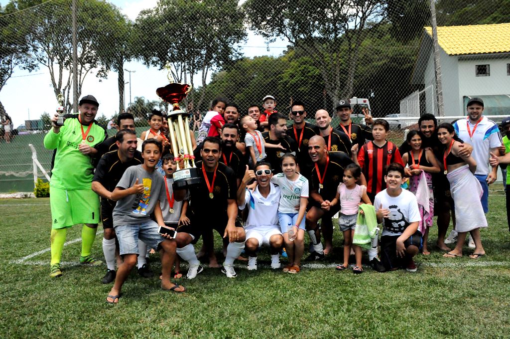 OS AMIGOS DO LITRO LEVANTA O CANECO DO CAMPEONATO METALÚRGICO DE FUTEBOL SETE!