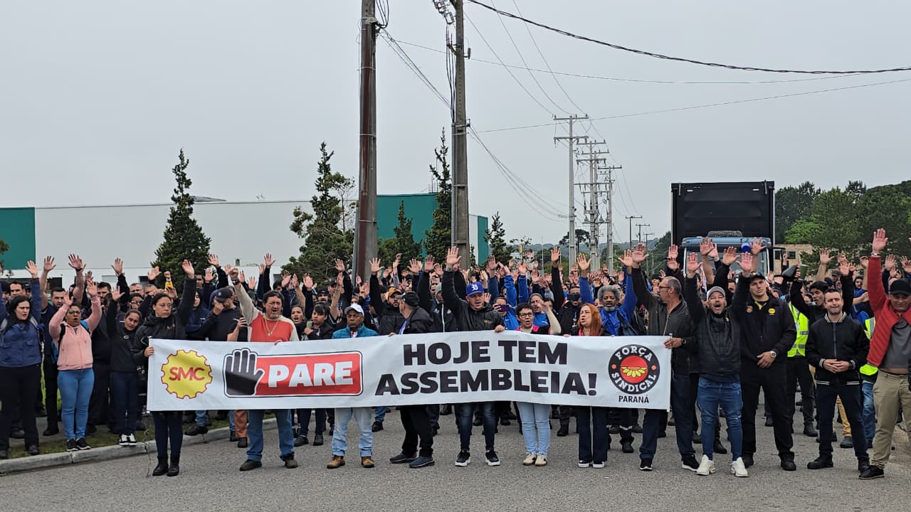 “QUEREMOS SER REPRESENTADOS PELOS METALÚRGICOS”: TRABALHADORES DÃO 48 HORAS PARA SIMOLDES APRESENTAR PROPOSTA DECENTE DE DATA BASE