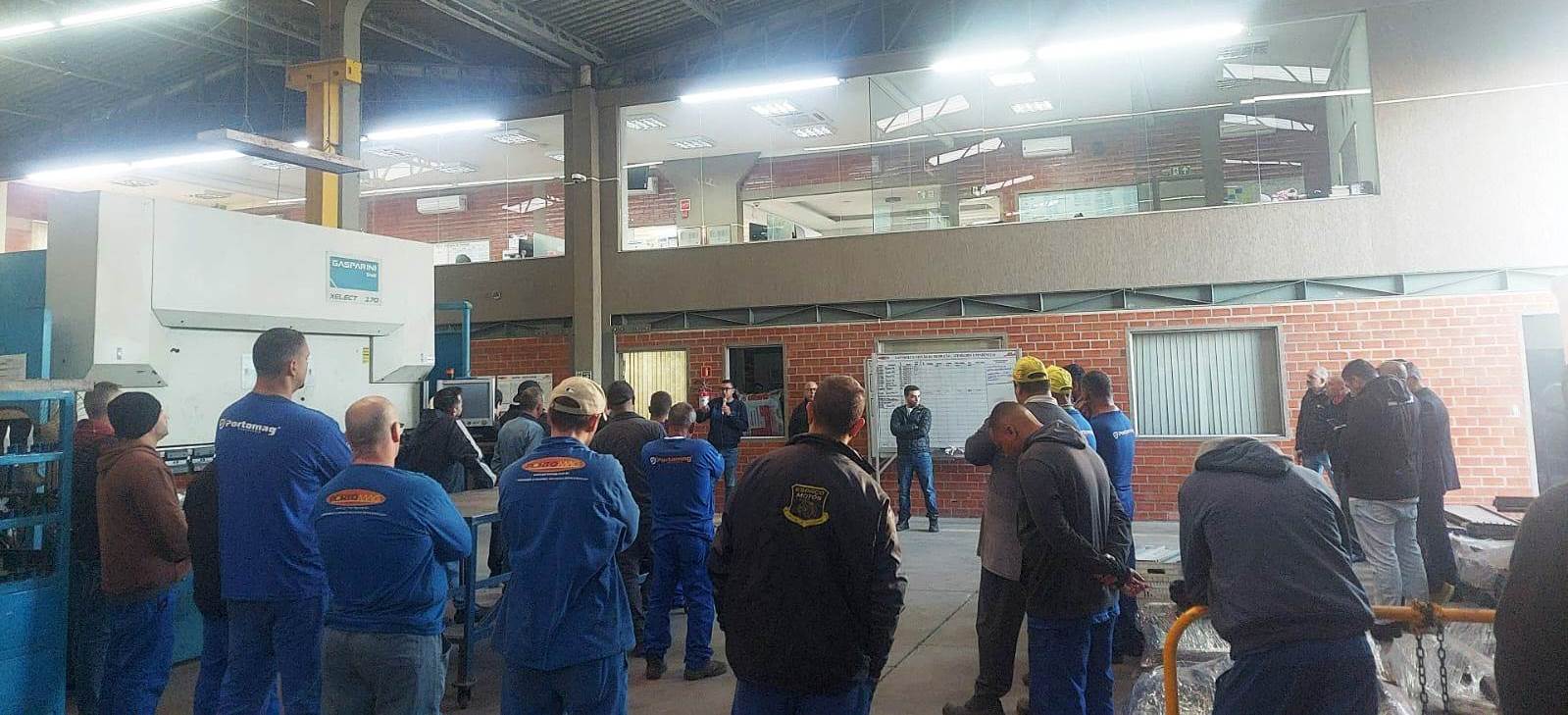 Portomag: Metalúrgicos aprovam acordo com R$ 500,00 de vale mercado
