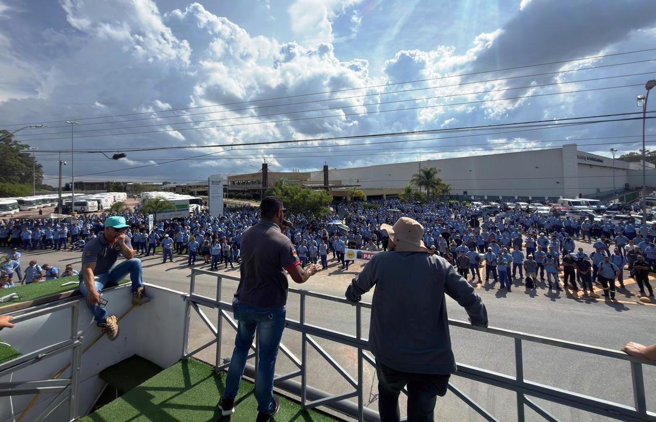 Metalúrgicos da Renault autorizam início das negociações da Data-base 2026/2027