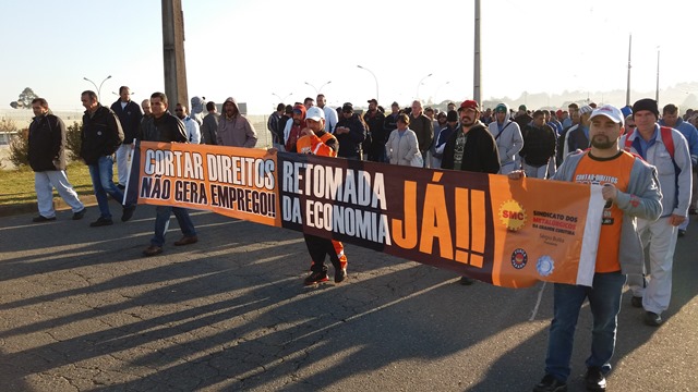 Nossa luta contra o corte de direitos não é de hoje! Desde a fundação do Sindicato, os metalúrgicos estão firmes nas mobilizações para colocar o Brasil nos trilhos do crescimento!