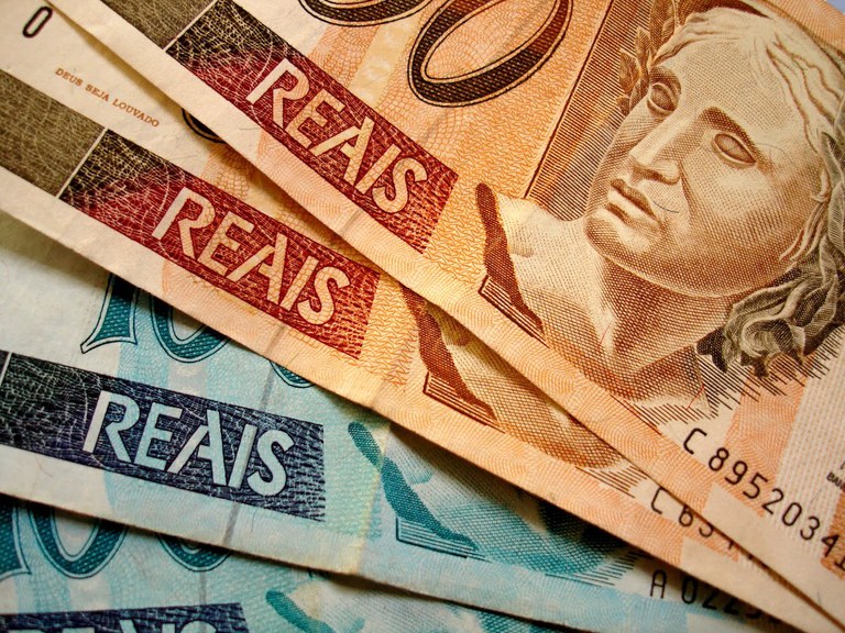 Economista do DIEESE fala sobre inflação e o impacto do salário mínimo