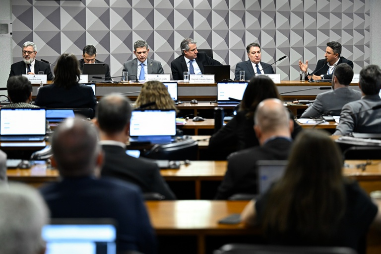 Crédito do Trabalhador é debatido na Comissão Mista do Senado e recebe apoio de entidades do setor financeiro