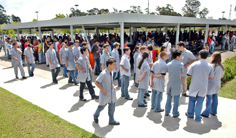 Trabalhadores avaliam proposta da Bosch em assembléia hoje