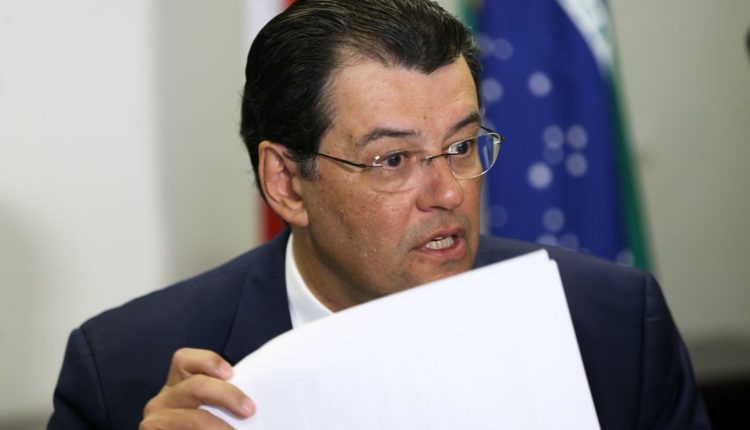 Governo quer que privatização da Eletrobras comece pelo Senado