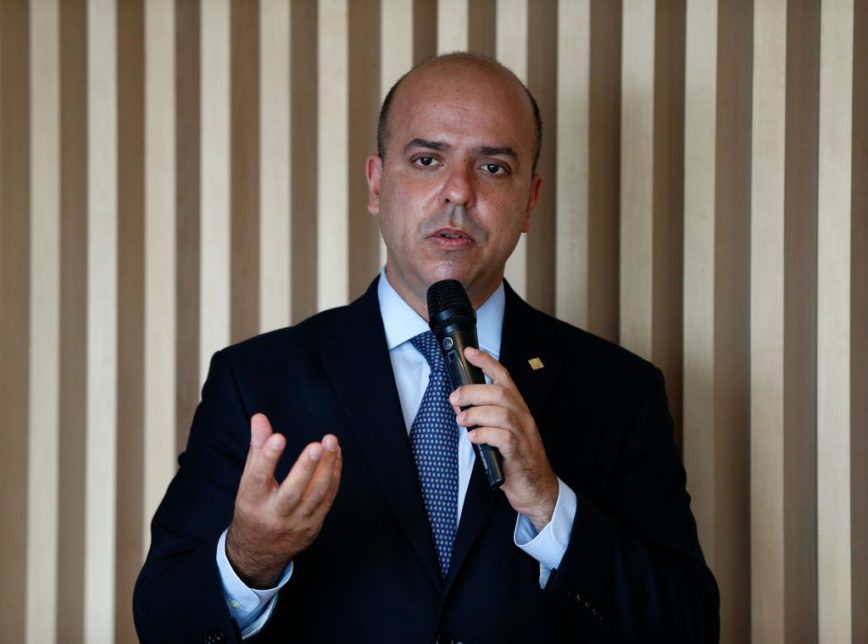 Decisão de fechar ou abrir fábricas é privada', diz secretário de Bolsonaro