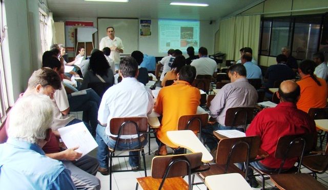 SMC debate estratégias de luta na primeira reunião ampliada de 2008