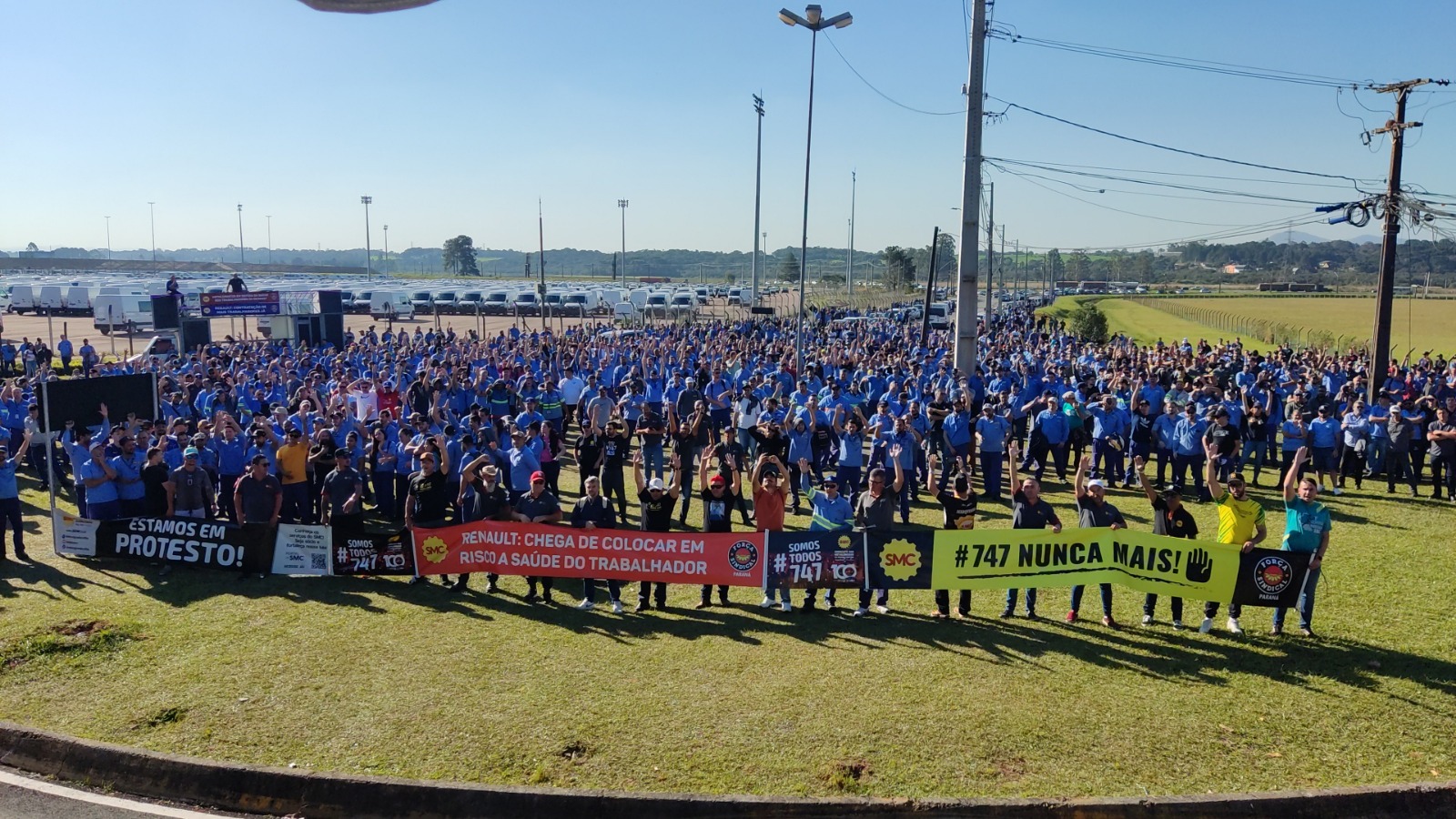 COM RECADO DADO, METALÚRGICOS ENCERRAM PROTESTO E AGUARDAM BOM SENSO DA RENAULT\HORSE