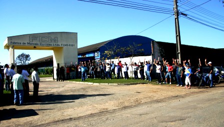 Após mobilização, metalúrgicos da FCM conquistam implantação de PLR