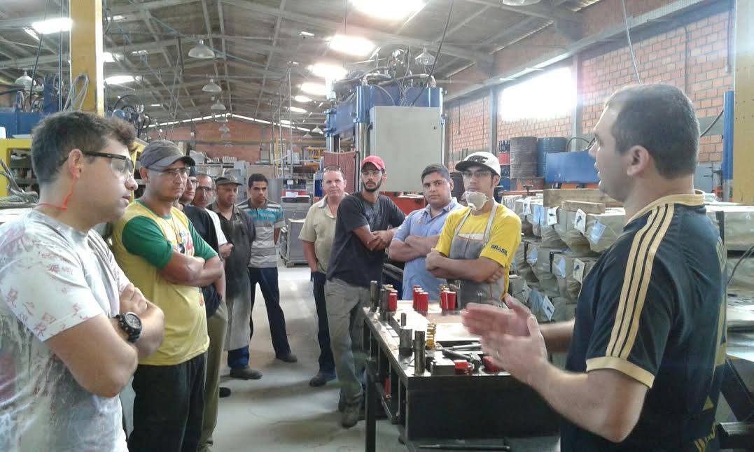 Trabalhadores da GLuna votam proposta de compensação de dias pontes