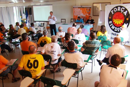 Sindnapi-PR capacita lideranças nas áreas previdenciária e de atendimento durante curso no Formar