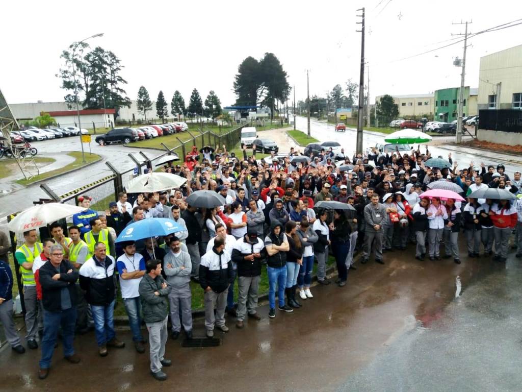 KYB: Metalúrgicos reprovam proposta salarial e dão prazo de 72h