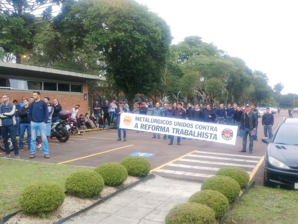 Metalúrgicos da Trützschler ratificam pauta de reivindicação