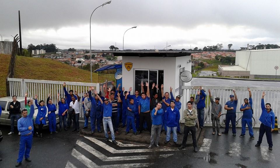 Carta de aviso de greve para a JAL: ou empresa paga os atrasados ou para tudo.