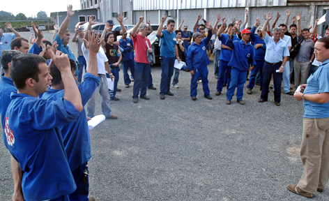 Metalúrgicos da Gans aprovam acordo com garantia mínima de 8% de reajuste