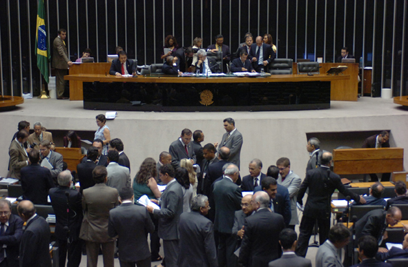 Câmara aprova projeto de legalização das Centrais Sindicais