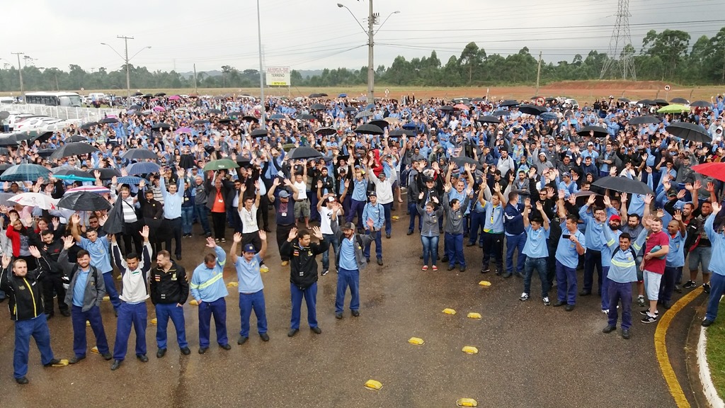 Renault: Após greve de um dia, metalúrgicos conquistam acordo salarial com PLR de R$ 24,8 mil para cada trabalhador