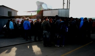 Metalúrgicos da Metalkraft param em protesto por duas horas