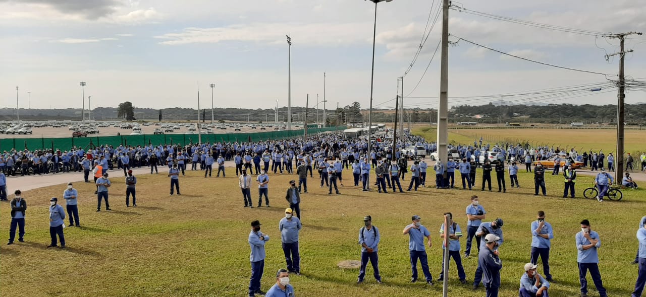 Sindicato dos Metalúrgicos da Grande Curitiba vai liderar assembleia com trabalhadores da Renault para propor volta da quarentena