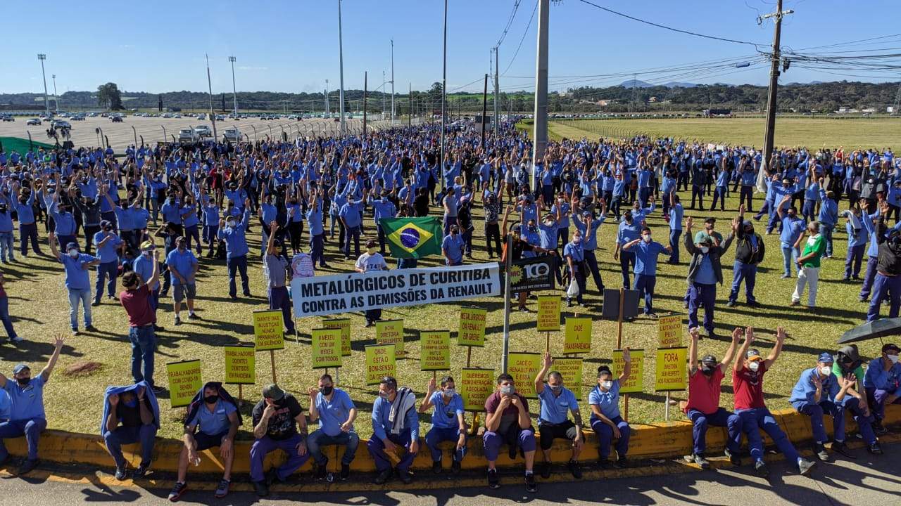 Greve na Renault entra no 13º dia