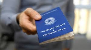 Causar prejuízo a terceiro por não concluir rescisão de contrato gera dano moral