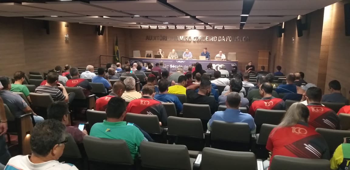Diretoria plena do SMC debate plataformas de ações