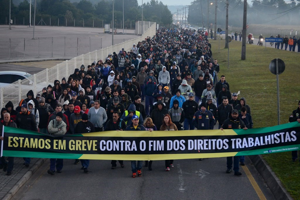 METALÚRGICOS DA GRANDE CURITIBA DÃO O RECADO PARA O GOVERNO NO “DIA NACIONAL DE LUTAS”