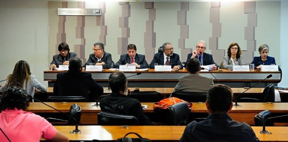 TERCEIRIZAÇÃO PRECARIZA AS RELAÇÕES DE TRABALHO NO PAÍS, APONTA AUDIÊNCIA PÚBLICA NO SENADO