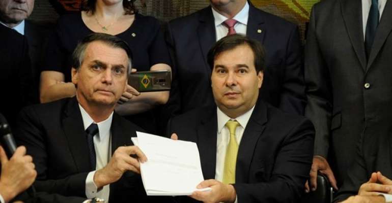 Governistas começam a negociar flexibilização de reforma da Previdência
