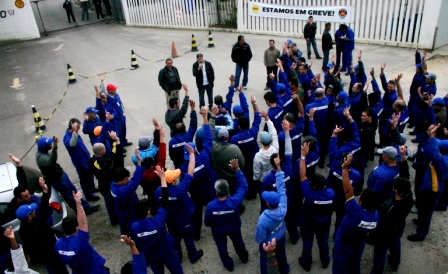 PLR na Perfecta: Indignada com proposta, maioria do chão de fábrica entra em greve