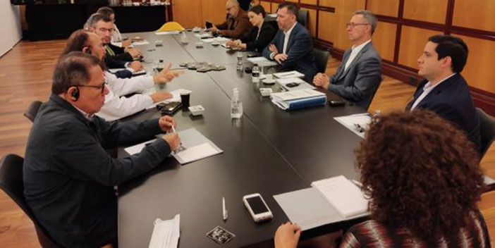 Centrais sindicais brasileiras debatem direitos trabalhistas com agência do governo americano