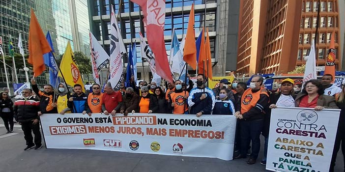 NOTA: Brasil rumo ao precipício: alta dos preços, juros altos, inflação e desemprego