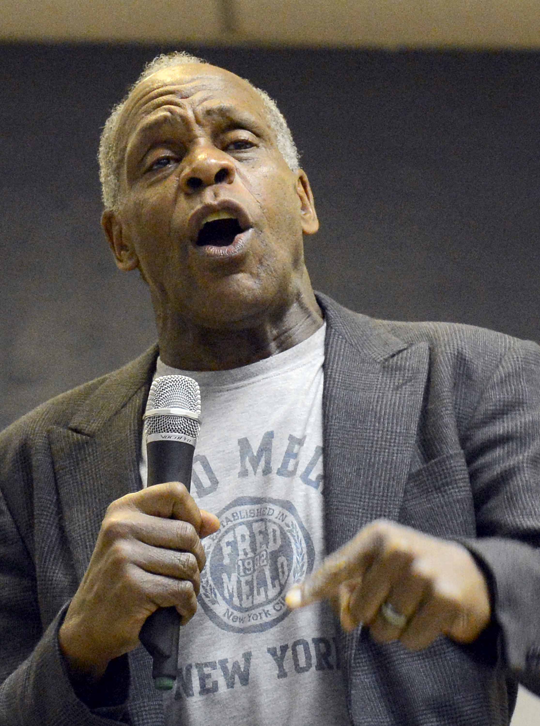 Ator Danny Glover participa de assembleia dos metalúrgicos da Grande Curitiba nesta sexta-feira (28)