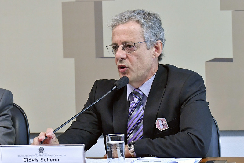 Economista do DIEESE-SP fala sobre setor industrial e desenvolvimento econômico