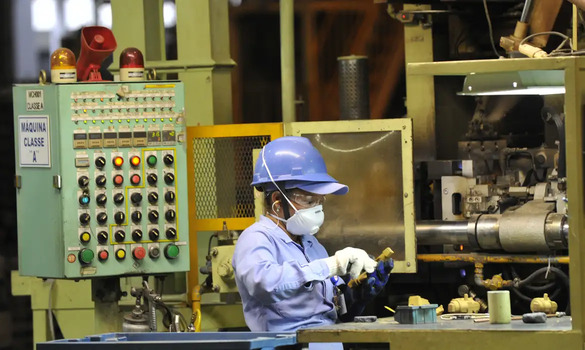 Economia Indústria de transformação continua em patamar superior ao de 2023