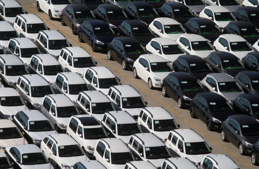 Anfavea mais que dobra previsão de alta da produção de automóveis