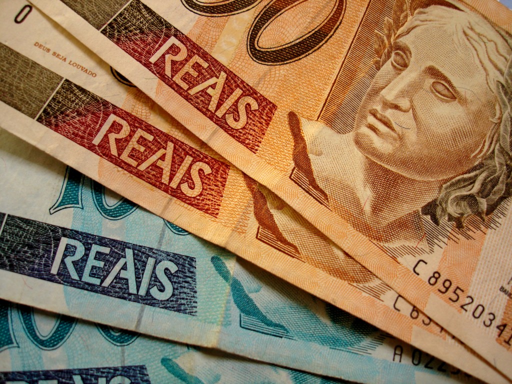 Governo anuncia novo salário mínimo de R$ 622,73