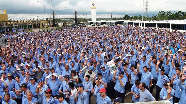 Apesar da  crise, Metalúrgicos de várias empresas da Grande Curitiba já tem garantido aumento real de 3% e 2,5%! Confira!