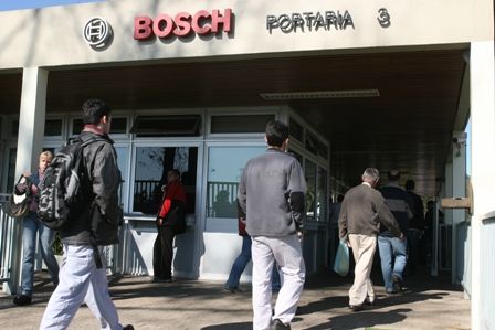Sindicato vai à Justiça e ao Ministério Público do Trabalho contra as demissões na Bosch