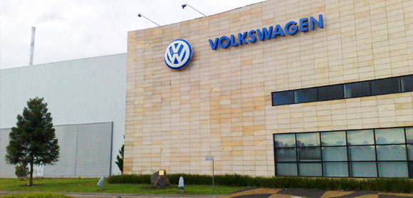 Trabalhadores da Volkswagen param por 2h em protesto contra descaso da empresa